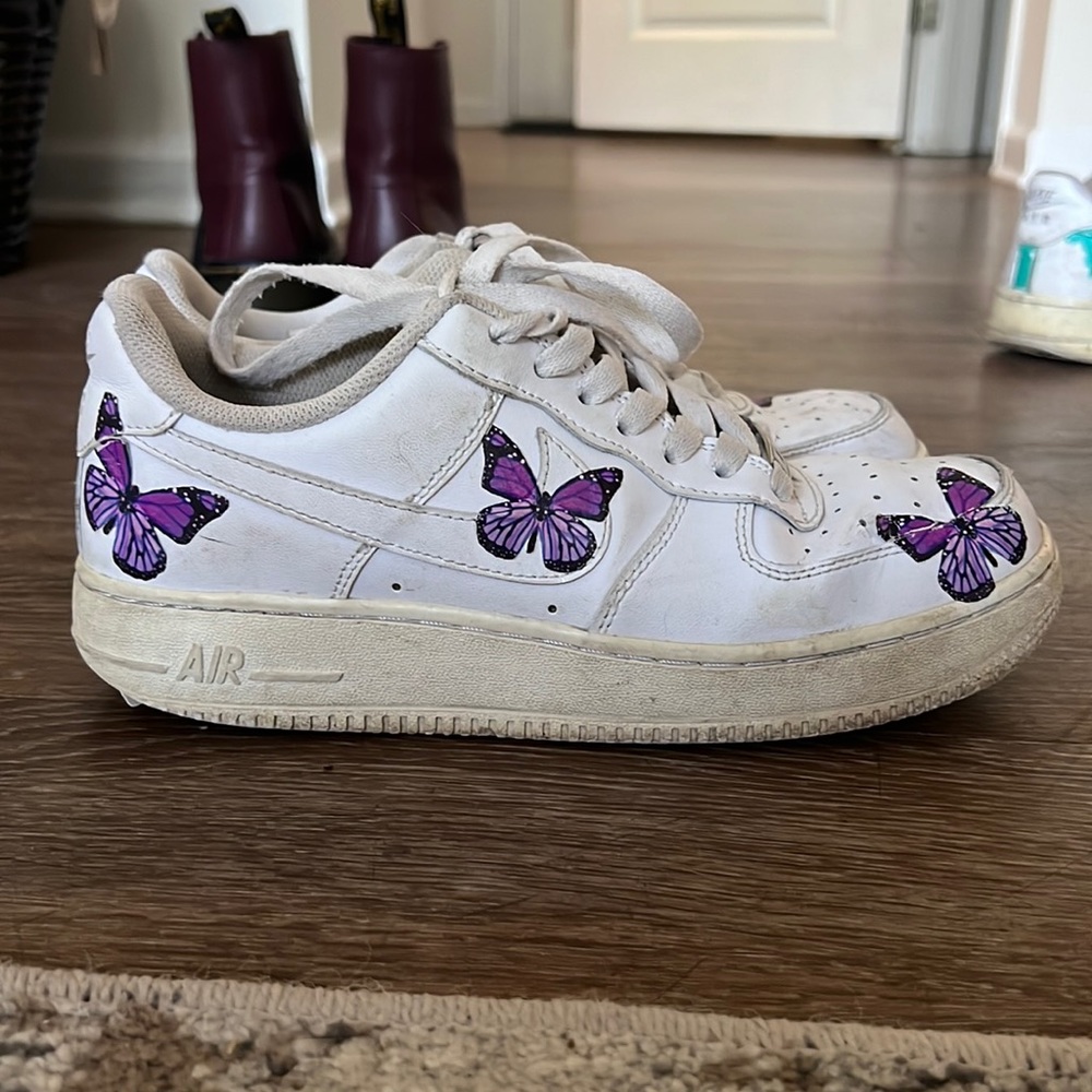 Size 8 women’s air force 1 with custom purple butterflies!